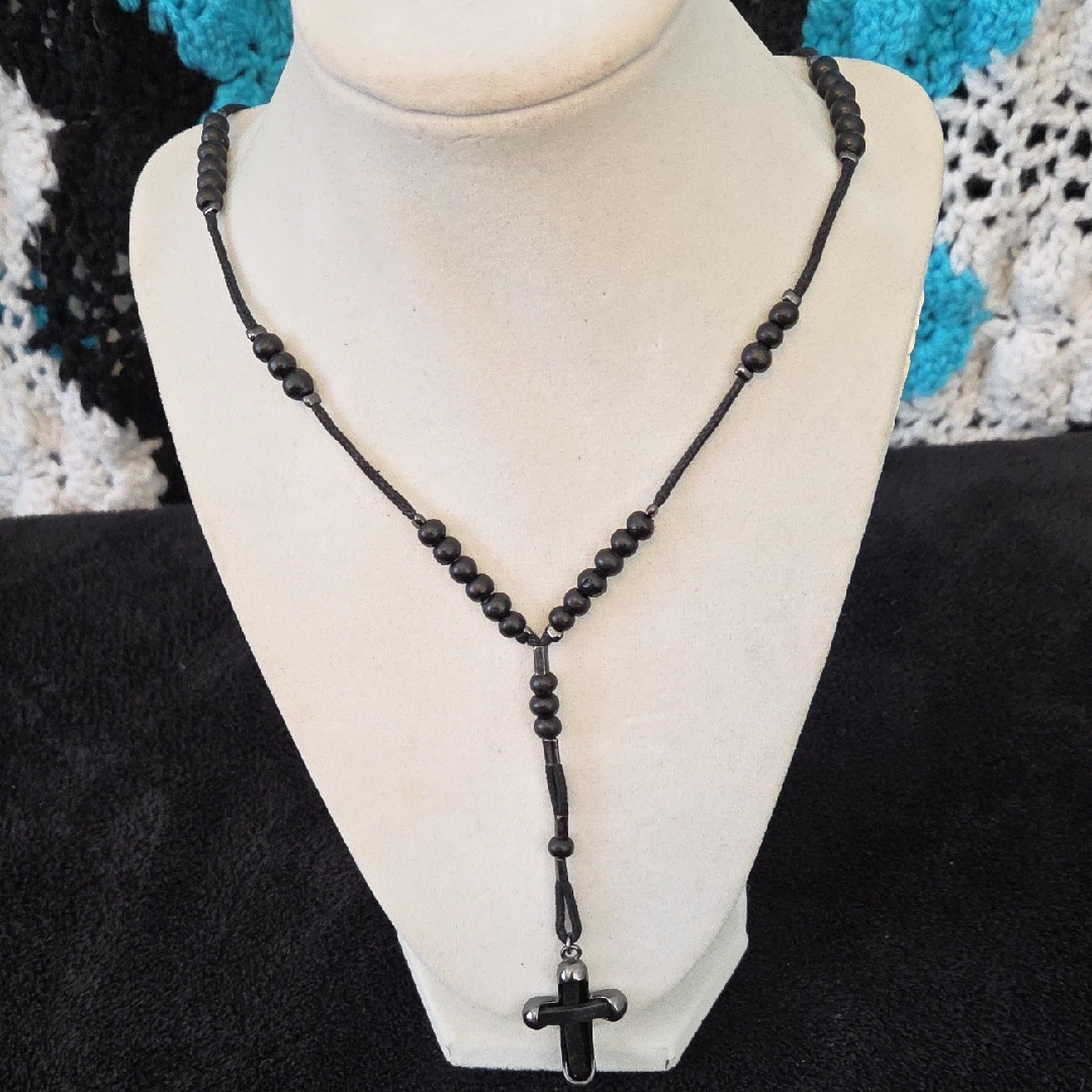 Elegant Black Beaded Necklace With Cross Pendant 7$